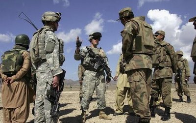 [Image: US_military_training_Pakistani_troops.jpg]